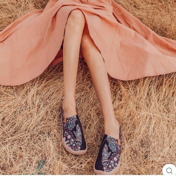 UIN Pray for Goodness Women’s Canvas Slip-On Shoes Size 7.5 Black Floral artsy - Picture 2 of 11